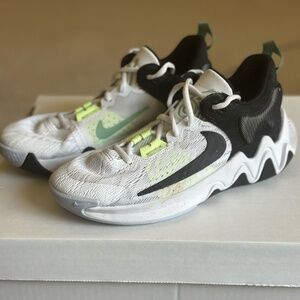KIDS - BASKETBALL - GIANNIS - NIKE BASKETBALL SHOES - SIZE 5Y - SIZE 5C